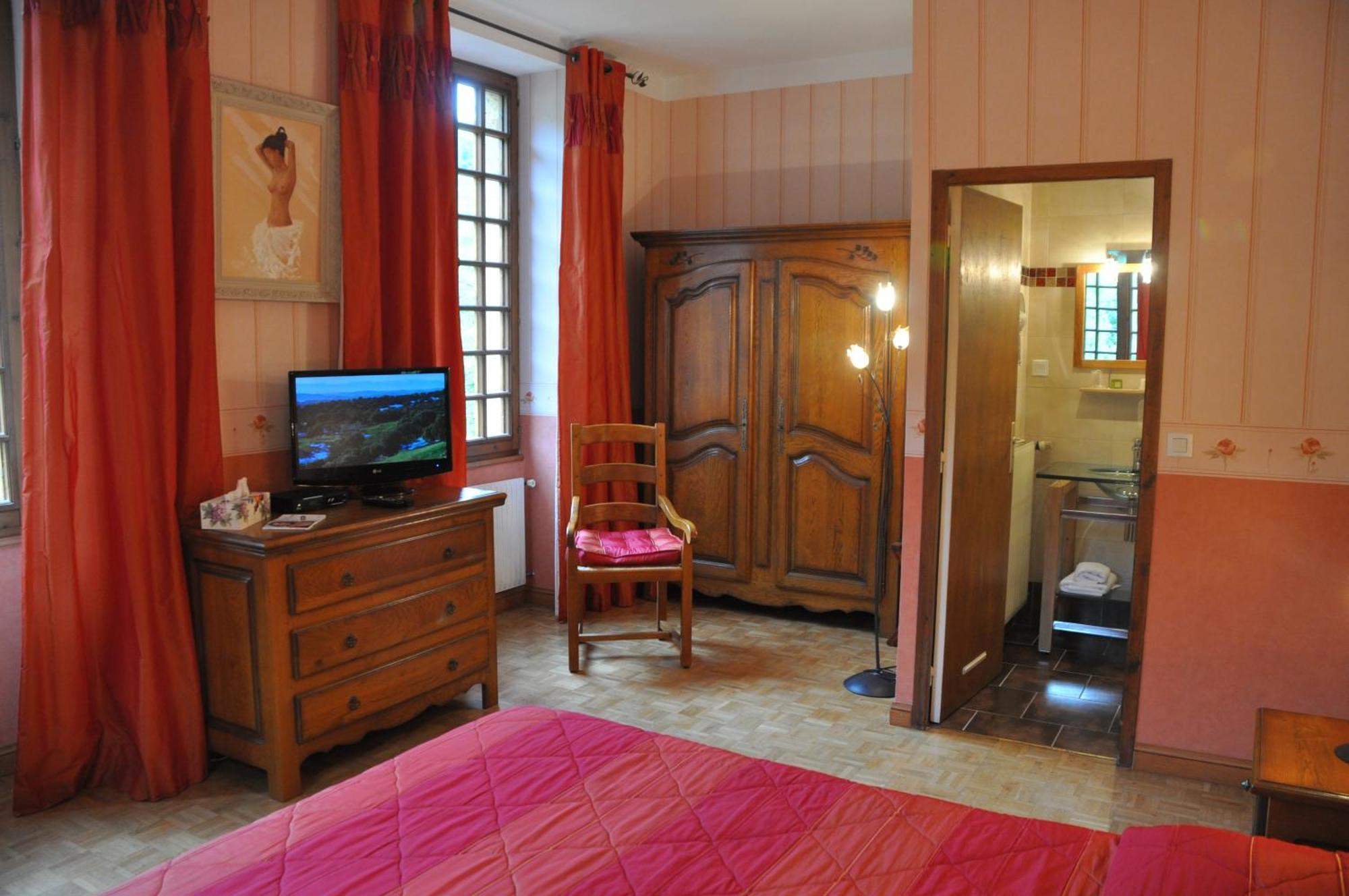 Logis Hostellerie Du Grand Duc Hotel Restaurant Gincla Eksteriør billede