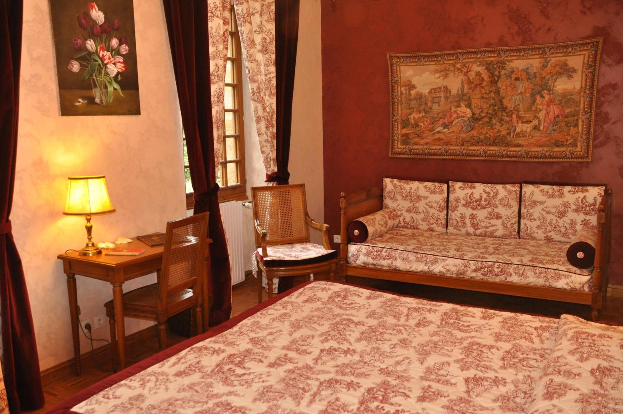 Logis Hostellerie Du Grand Duc Hotel Restaurant Gincla Eksteriør billede