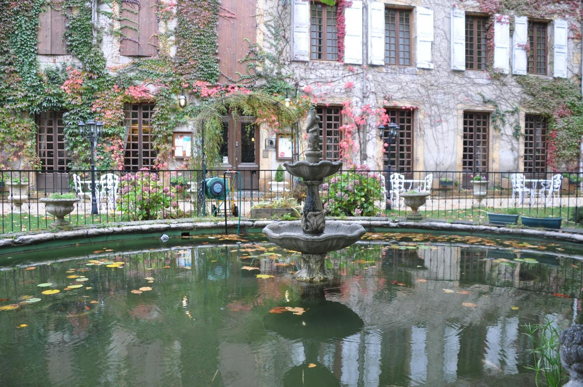 Logis Hostellerie Du Grand Duc Hotel Restaurant Gincla Eksteriør billede