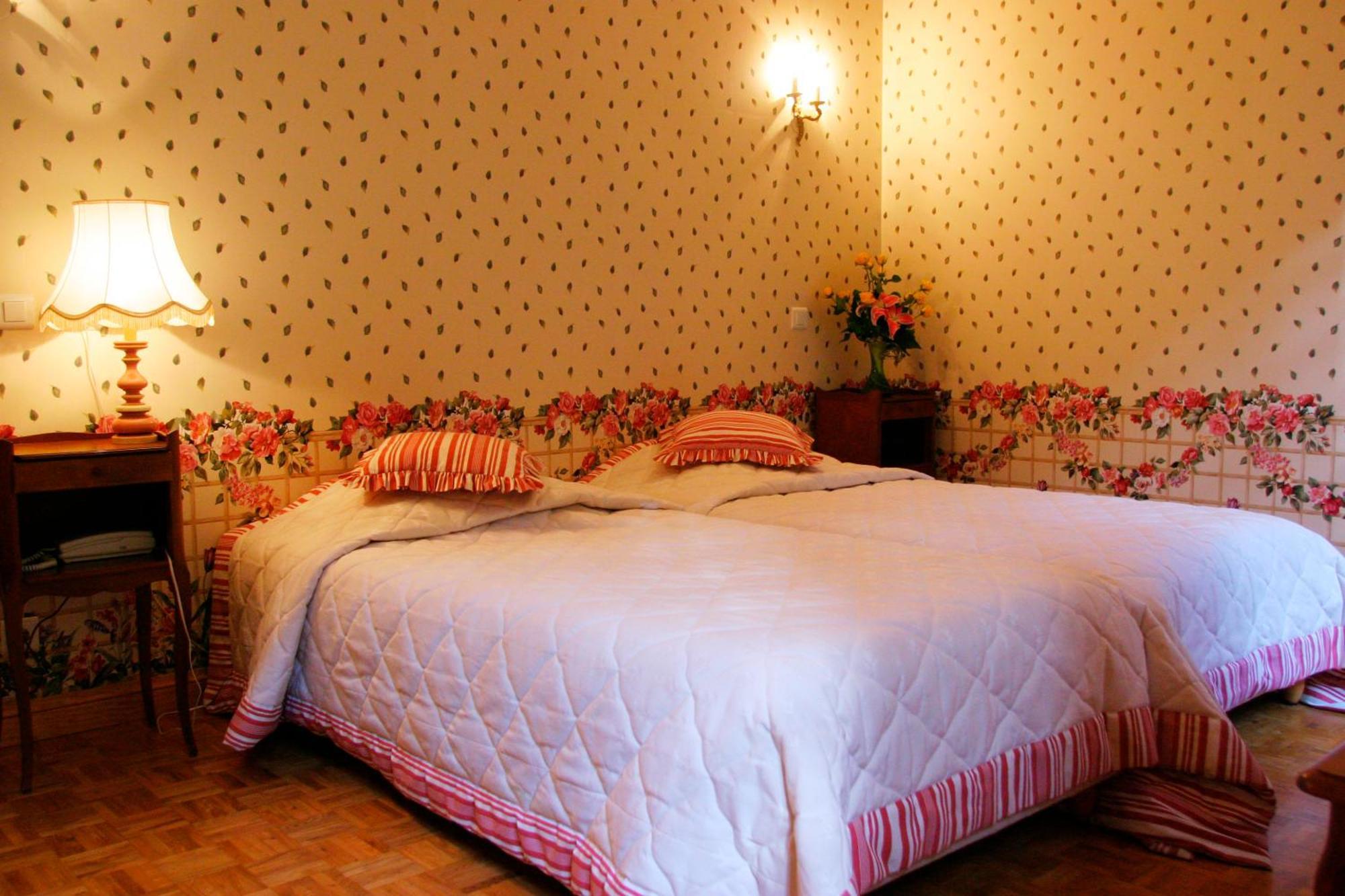 Logis Hostellerie Du Grand Duc Hotel Restaurant Gincla Værelse billede