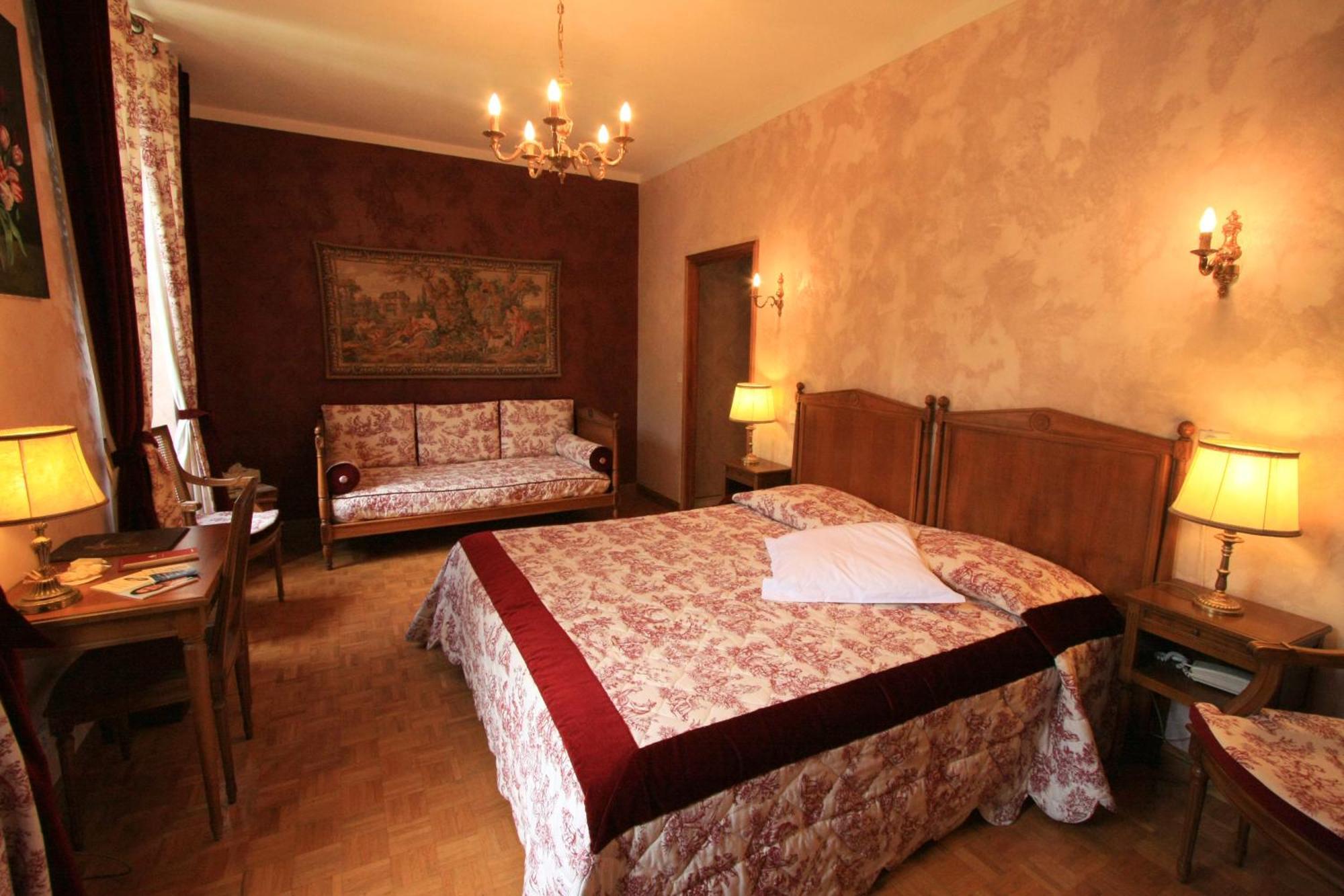 Logis Hostellerie Du Grand Duc Hotel Restaurant Gincla Værelse billede