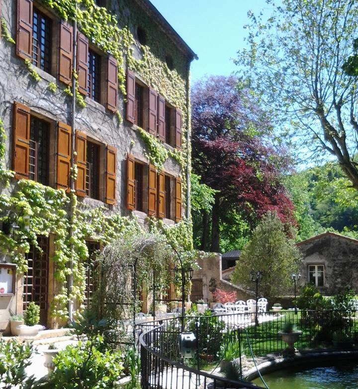 Logis Hostellerie Du Grand Duc Hotel Restaurant Gincla Eksteriør billede