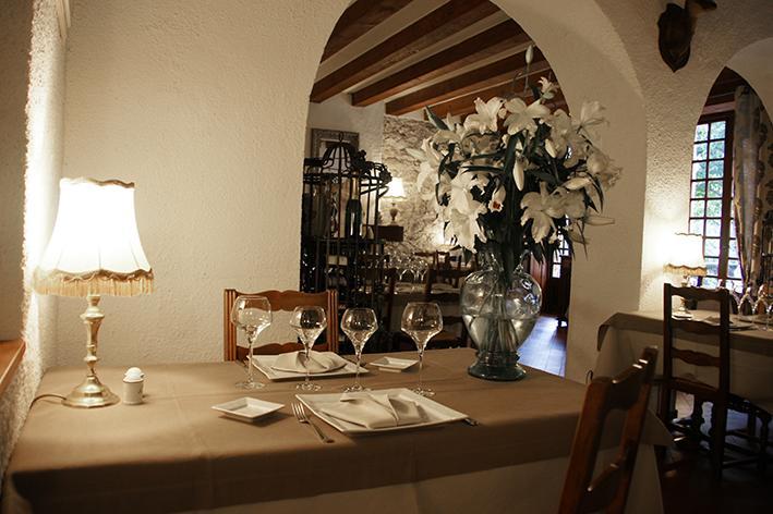 Logis Hostellerie Du Grand Duc Hotel Restaurant Gincla Eksteriør billede