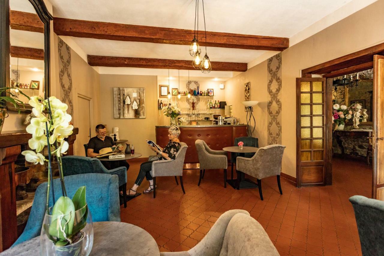 Logis Hostellerie Du Grand Duc Hotel Restaurant Gincla Eksteriør billede