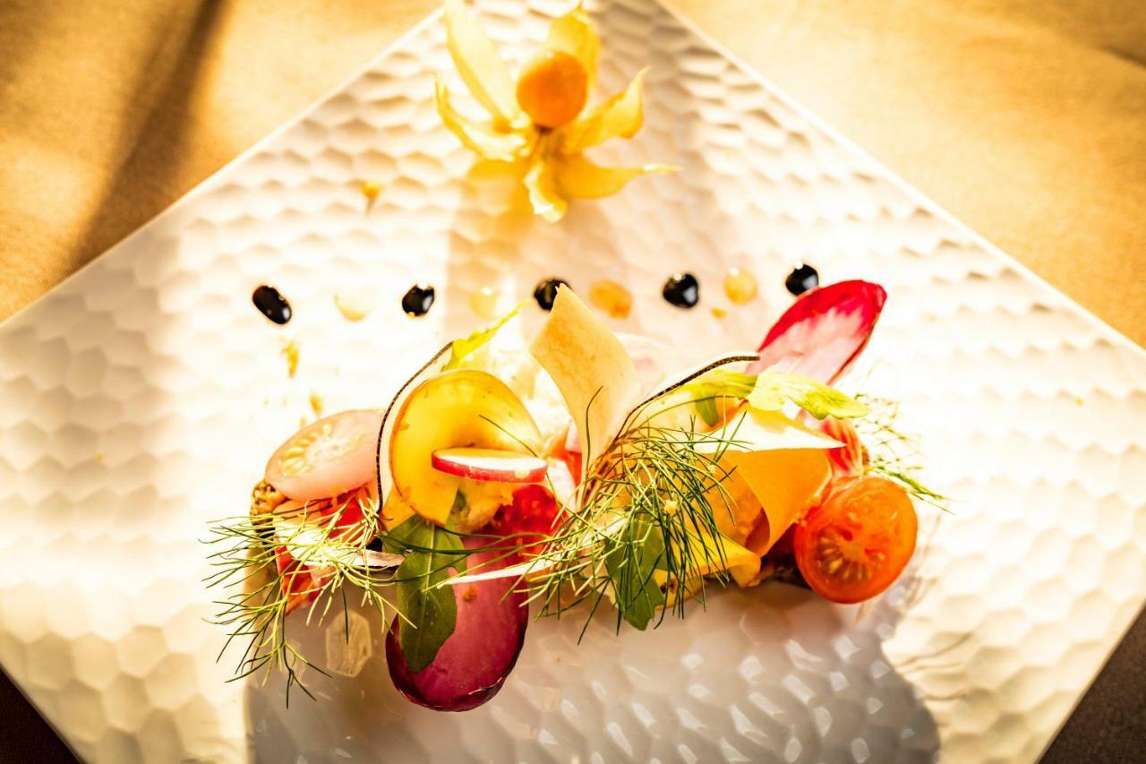 Logis Hostellerie Du Grand Duc Hotel Restaurant Gincla Eksteriør billede